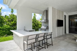 OUTDOOR KITCHEN