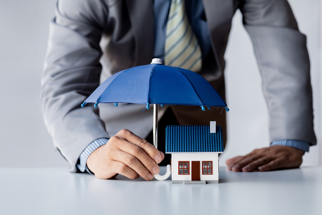 What Does Homeowners Insurance Cover?