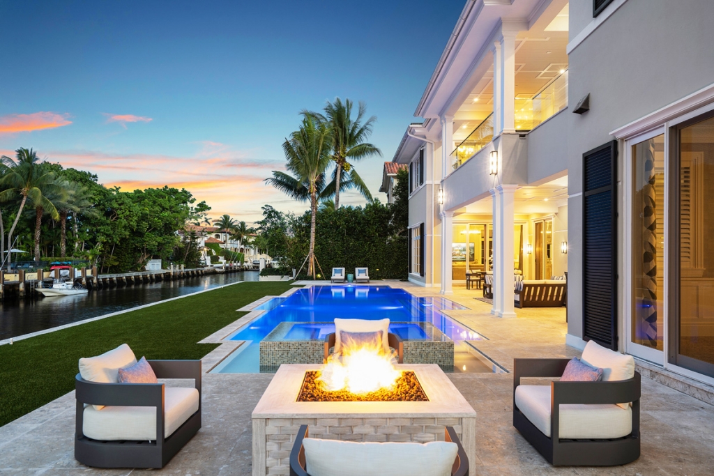 Lighting and Landscaping: The Details That Define the Space